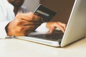 LG Göttingen: Sparkasse darf Konto trotz AML- und Sanktionsrisiken nicht kündigen