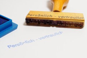 Offenlegung der Identität des Erstatters einer Unstimmigkeitsmeldung
