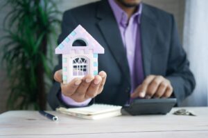 FIU: Neue Typologien zu Immobilien, Kryptowerten und Organisierter Kriminalität